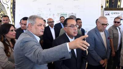 رئيس الوزراء يتفقد أعمال توسعات محطة تنقية مياه الشرب بالعزب الجديدة