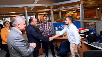 وزير التجارة والصناعة يقوم بزيارة مفاجئة لمركز تحديث الصناعة