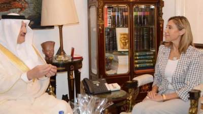 وزيرة الثقافة تلتقي سفير السعودية بالقاهرة لبحث تكثيف التعاون الثقافي 