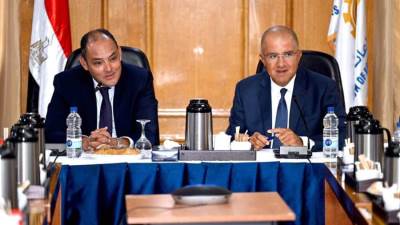 أهل مكة أدرى بشعابها.. وزير التجارة يلجأ لاتحاد الصناعات من أجل رؤية واضحة