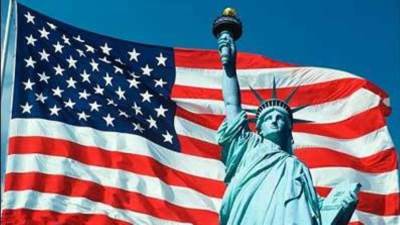 تراجع العجز التجاري الأمريكي وارتفاع الصادرات لمستوى قياسي 