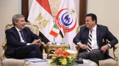 وزير الصحة والسفير الإيطالى يناقشان تنفيذ مشروع المستشفى الإيطالى للأمومة والطفولة بمصر