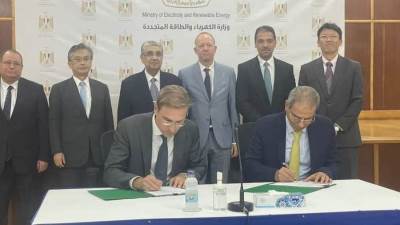 وزير الكهرباء يشهد مراسم توقيع عقد تنفيذ الحزمة (LOT-1) بين شركتى الإسكندرية وسيمنس