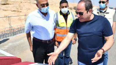 الرئيس السيسي يؤكد أهمية عدم الانسياق وراء التشكيك المتعمد لتسفيه جهود الدولة