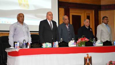 وزير قطاع الأعمال يعقد لقاء موسعا مع قيادات "مصر للألومنيوم" ونواب البرلمان