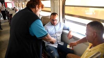 السكة الحديد تناشد الركاب الاحتفاظ بالتذكرة حتى الخروج من محطة الوصول
