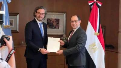  وزير خارجية الأرجنتين يتسلم دعوة الرئيس السيسي للمشاركة في قمة قادة العالم