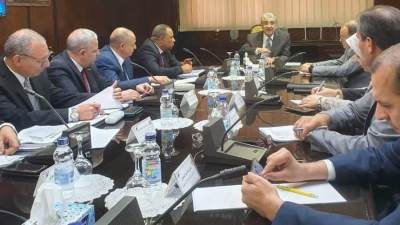 شاكر يتابع مع رئيس شركة البحيرة لتوزيع الكهرباء مستوى الأداء بالشركة