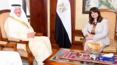سفير المملكة لدى مصر يلتقي بوزيرة الهجرة المصرية لبحث التعاون