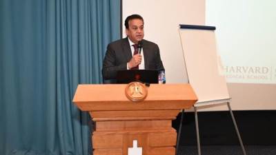 وزير الصحة يشهد ختام عددًا من البرامج التدريبية التى تقدمها الوزارة