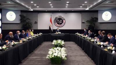 مدبولي يتابع الجدول الزمني لتنفيذ المشروعات التي تم توقيع مذكرات تفاهم بشأنها