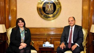 وزيرا التجارة والهجرة يستعرضان سبل تنفيذ مشروع انشاء شركة مساهمة للمصريين بالخارج