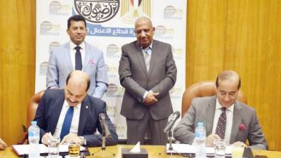 وزيرا قطاع الأعمال العام والشباب والرياضة يشهدان توقيع بروتوكول تعاون بين الوزارتين