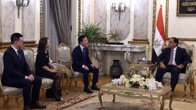 مدبولي يلتقي وفد شركة "OPPO" الصينية لاستعراض خطط الشركة للاستثمار في مصر