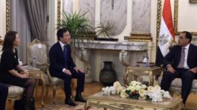 رئيس الوزراء يلتقي وفد OPPO الصينية لاستعراض خطط الشركة للاستثمار فى مصر