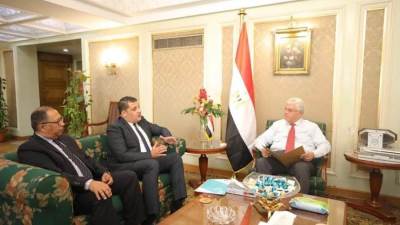 وزير التعليم يلتقي رئيس مجلس أمناء مؤسسة صناع الخير لبحث التعاون