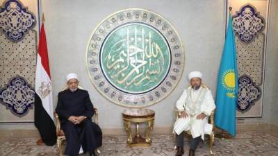 مفتي كازاخستان لشيخ الأزهر: زيارتكم يوم عيد لنا 