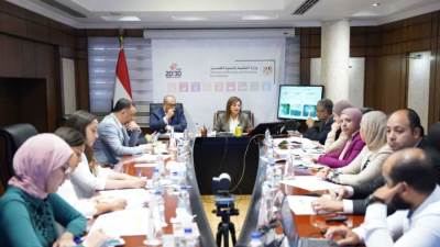 وزيرة التخطيط تتابع الموقف التنفيذي للمبادرة الوطنية للمشروعات الخضراء الذكية 