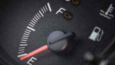 نصيحة للسائقين.. السرعة المثالية ترشد استهلاك الوقود