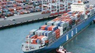 "النقل الدولي واللوجستيات": أوزان جديدة للشاحنات بمنفذ السلوم