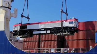 السكة الحديد: وصول 3 جرارات PRL الى ميناء الاسكندرية من قطارات تالجو