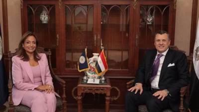 وزير السياحة يستقبل مفوضة الطاقة بالاتحاد الإفريقي لتشجيع السياحة بين مصر ودول افريقيا