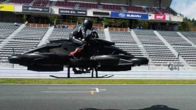 مثل "حرب النجوم".. أول ظهور للدراجة الطائرة في الولايات المتحدة