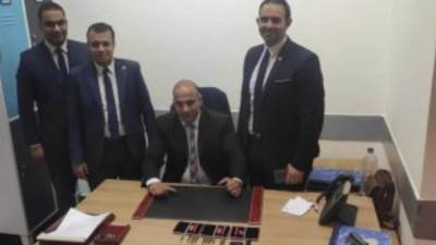 القبض علي راكبين الاول حاول تهريب 70هاتف  وأخر لقيامه بتهريب زيت الماريجوانا المخدر