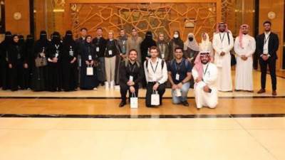 طلاب 6 دول يمثلون أعرق الجامعات العالمية يختتمون قمة الذكاء الاصطناعي