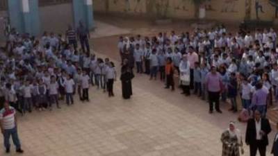 التعليم تهنئ الطلاب بمناسبة بدء الدراسة غدًا وتشدد على الالتزام بتحية العلم