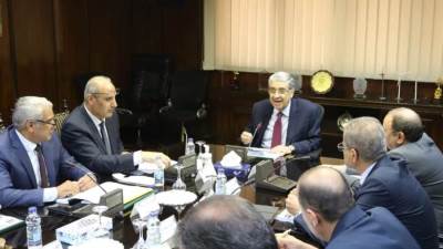 وزير الكهرباء يتابع مؤشرات الأداء بنطاق عمل شركة مصر العليا للتوزيع