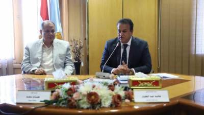 وزير الصحة ومحافظ أسيوط يجتمعان لمناقشة خطة الوزارة للنهوض بالمنظومة الصحية