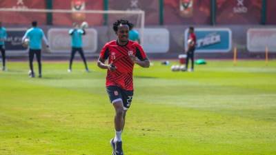 عبدالحفيظ يكشف موعد عودة بيرسي تاو للتدريبات الجماعية 