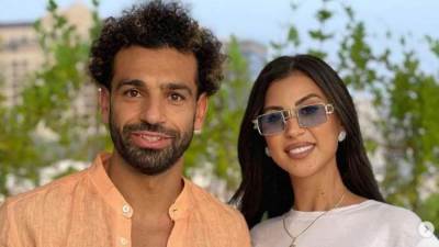 محمد صلاح يلتقط صور مع ملكة جمال مصر في دبي