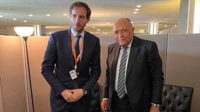 شكري يستعرض مع نظيره الهولندي رؤية الرئاسة المصرية لمؤتمر المناخ وتعزيز العلاقات