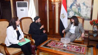 وزيرة الهجرة تبحث مع أسقفية الخدمات العامة تعظيم سبل التعاون المشترك