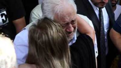 خالد زكى يتلقى العزاء فى زوجته اليوم بمسجد الشرطة بالشيخ زايد