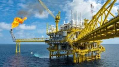 ارتفاع النفط مع إنتاج أوبك وحلفائها دون الحصص المقررة