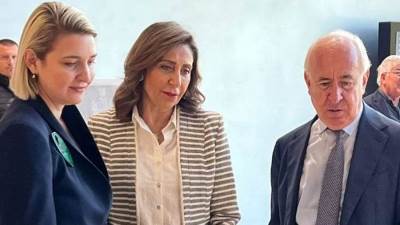 بالصور.. وزيرتا ثقافة مصر وألبانيا تفتتحان معرض "وصف مصر"