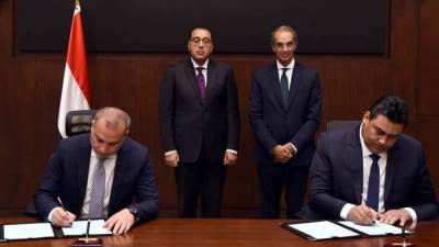 رئيس الوزراء يشهد توقيع بروتوكول تعاون لتقديم خدمات الاتصالات لصندوق التنمية الحضرية