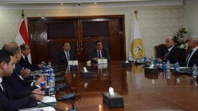 وزير التنمية المحلية ومحافظ الإسكندرية يشهدان توقيع عقد المنظومة الجديدة للمخلفات