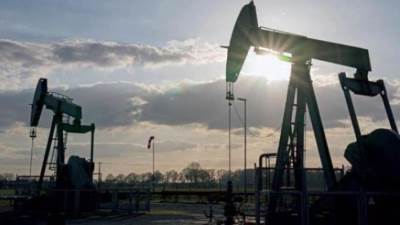 أسعار النفط تتراجع في ظل مخاوف الركود 