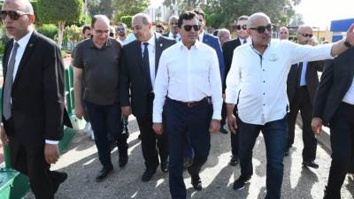 وزير الرياضة يفتتح تطوير ملعب الكرة الخماسي ويُكرم الأبطال الدوليين بنادي الزهور