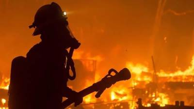 الحماية المدنية تسيطر على حريق بورشة سيارات بقنا 