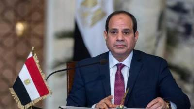 الرئيس السيسي يستقبل بمطار القاهرة رئيس مجلس السيادة الانتقالى السودانى