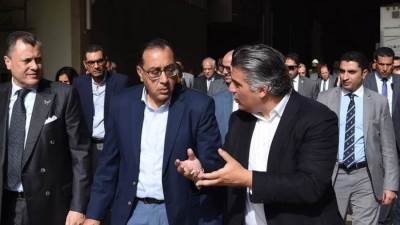 "مدبولي" يتفقد أعمال المرحلة الثانية من مشروع استخراج وترميم وتجميع مركب الملك خوفو