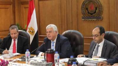وزير التعليم العالي يوجه بضرورة تواجد أعضاء هيئة التدريس في الجامعات من اليوم الأول للدراسة