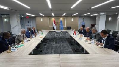 وزير الخارجية ونظيره الموريتاني يؤكدان على العلاقات التاريخية بين البلدين