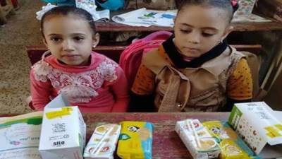 «لبن وبسكويت وعصير».. تفاصيل توزيع الوجبات المدرسية على 13 مليون طالب