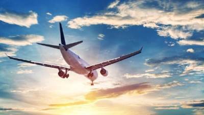 مضييف جوي يحذر المسافرين من بعض الافعال علي متن الطائره